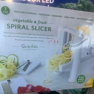 Spiral Slicer of Vegetable and Fruit with different molds